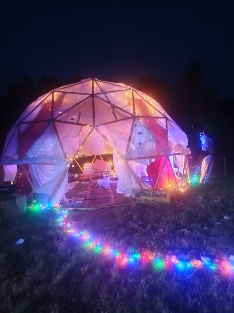 Chill Dome beleuchtet auf Festival