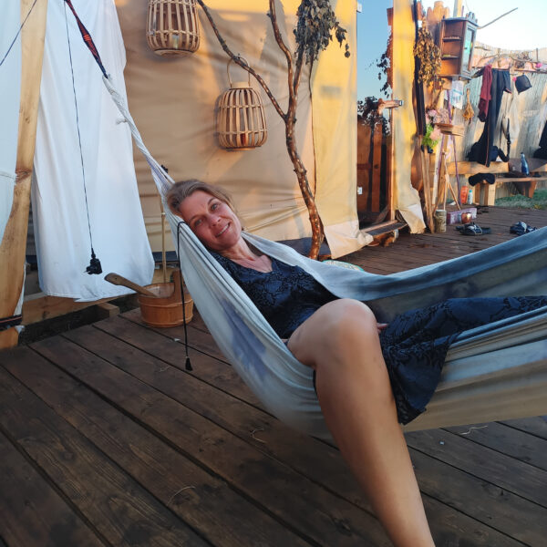 Natalie im Hammock Heaven